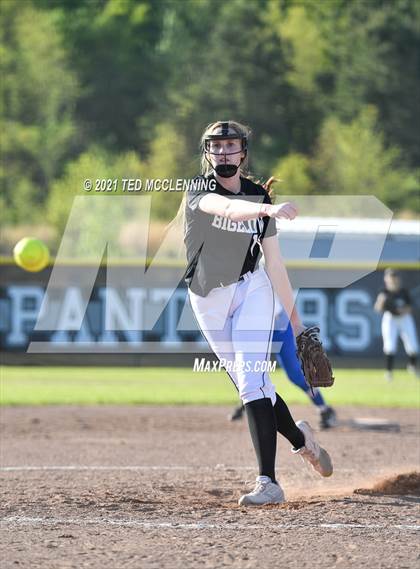 Thumbnail 3 in Bigelow vs South Side (Bee Branch) photogallery.