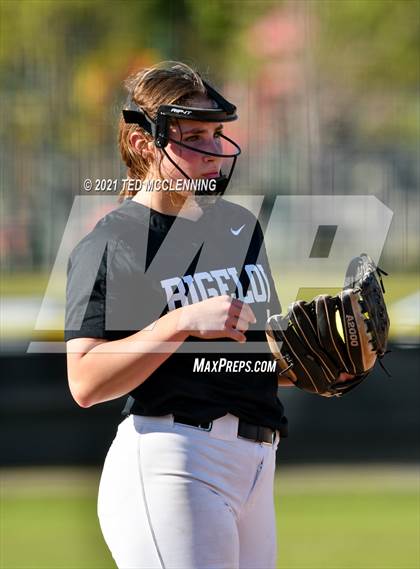 Thumbnail 3 in Bigelow vs South Side (Bee Branch) photogallery.