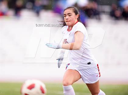 Thumbnail 3 in St. Ignatius vs. Sacred Heart Cathedral Prep photogallery.