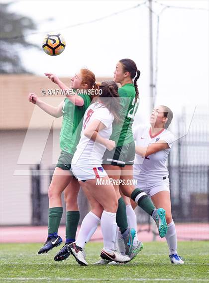 Thumbnail 2 in St. Ignatius vs. Sacred Heart Cathedral Prep photogallery.
