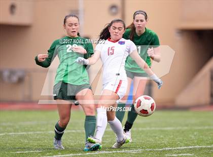 Thumbnail 2 in St. Ignatius vs. Sacred Heart Cathedral Prep photogallery.