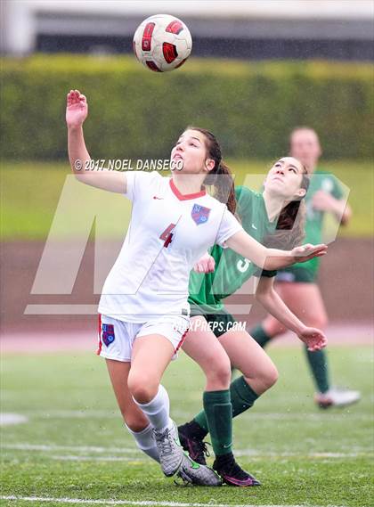 Thumbnail 2 in St. Ignatius vs. Sacred Heart Cathedral Prep photogallery.