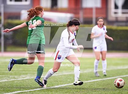 Thumbnail 3 in St. Ignatius vs. Sacred Heart Cathedral Prep photogallery.