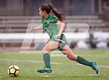 Thumbnail 3 in St. Ignatius vs. Sacred Heart Cathedral Prep photogallery.