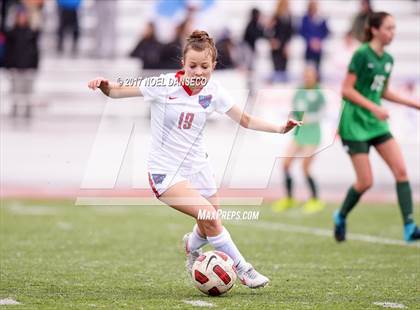 Thumbnail 1 in St. Ignatius vs. Sacred Heart Cathedral Prep photogallery.