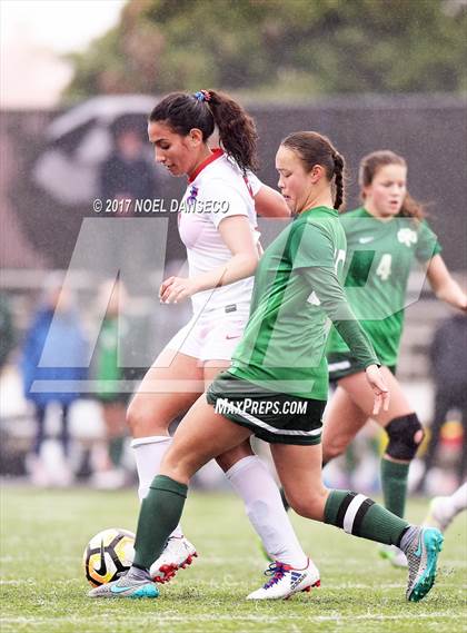 Thumbnail 1 in St. Ignatius vs. Sacred Heart Cathedral Prep photogallery.
