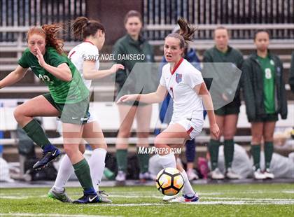 Thumbnail 1 in St. Ignatius vs. Sacred Heart Cathedral Prep photogallery.