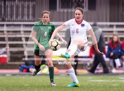 Thumbnail 1 in St. Ignatius vs. Sacred Heart Cathedral Prep photogallery.