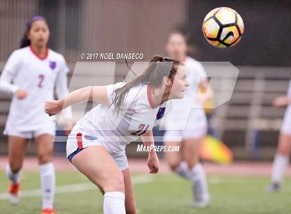 Thumbnail 1 in St. Ignatius vs. Sacred Heart Cathedral Prep photogallery.