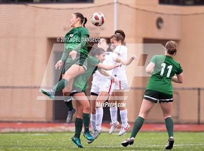 Thumbnail 2 in St. Ignatius vs. Sacred Heart Cathedral Prep photogallery.