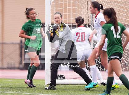 Thumbnail 1 in St. Ignatius vs. Sacred Heart Cathedral Prep photogallery.