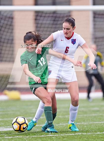 Thumbnail 2 in St. Ignatius vs. Sacred Heart Cathedral Prep photogallery.