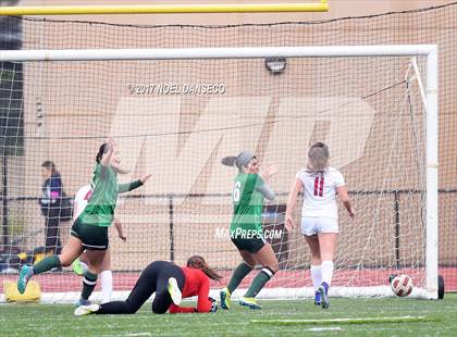 Thumbnail 1 in St. Ignatius vs. Sacred Heart Cathedral Prep photogallery.