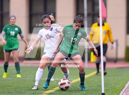Thumbnail 2 in St. Ignatius vs. Sacred Heart Cathedral Prep photogallery.