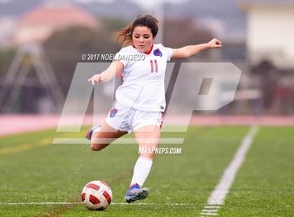Thumbnail 3 in St. Ignatius vs. Sacred Heart Cathedral Prep photogallery.