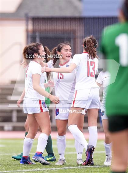 Thumbnail 3 in St. Ignatius vs. Sacred Heart Cathedral Prep photogallery.