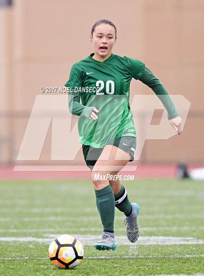 Thumbnail 1 in St. Ignatius vs. Sacred Heart Cathedral Prep photogallery.