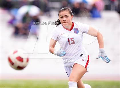 Thumbnail 2 in St. Ignatius vs. Sacred Heart Cathedral Prep photogallery.