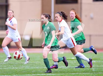 Thumbnail 1 in St. Ignatius vs. Sacred Heart Cathedral Prep photogallery.