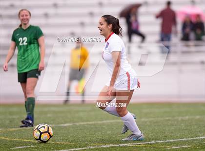 Thumbnail 1 in St. Ignatius vs. Sacred Heart Cathedral Prep photogallery.