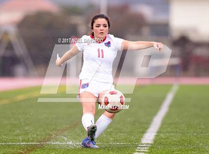 Thumbnail 1 in St. Ignatius vs. Sacred Heart Cathedral Prep photogallery.
