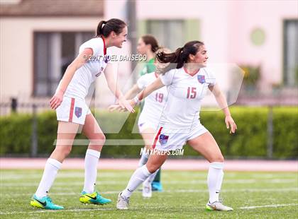 Thumbnail 2 in St. Ignatius vs. Sacred Heart Cathedral Prep photogallery.