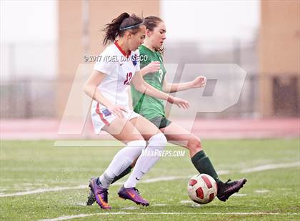 Thumbnail 3 in St. Ignatius vs. Sacred Heart Cathedral Prep photogallery.