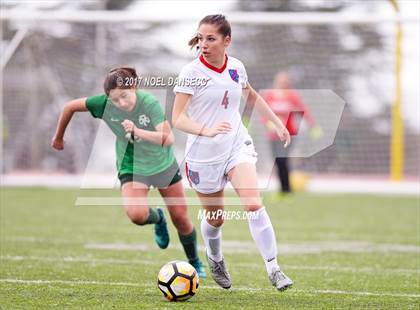 Thumbnail 1 in St. Ignatius vs. Sacred Heart Cathedral Prep photogallery.