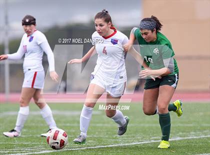 Thumbnail 3 in St. Ignatius vs. Sacred Heart Cathedral Prep photogallery.