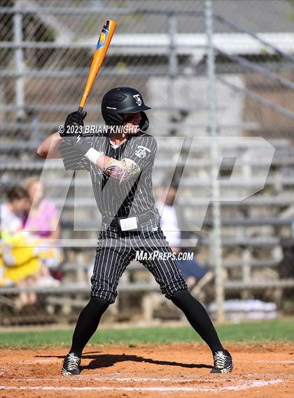 Thumbnail 1 in Fort Meade vs. Lake Region photogallery.