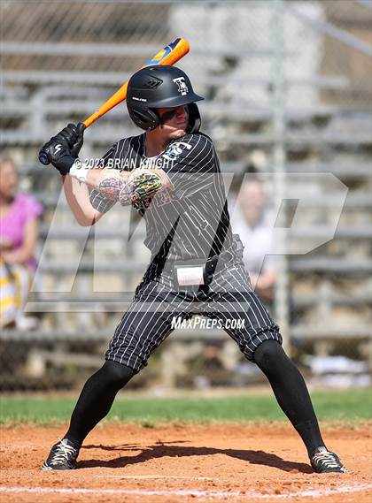 Thumbnail 3 in Fort Meade vs. Lake Region photogallery.