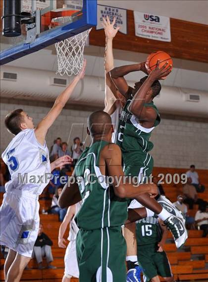 Thumbnail 2 in Catalina Foothills vs Upland (MaxPreps Holiday Classic) photogallery.