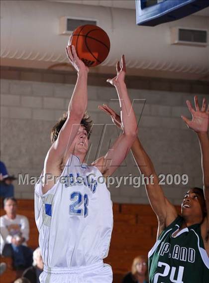 Thumbnail 2 in Catalina Foothills vs Upland (MaxPreps Holiday Classic) photogallery.