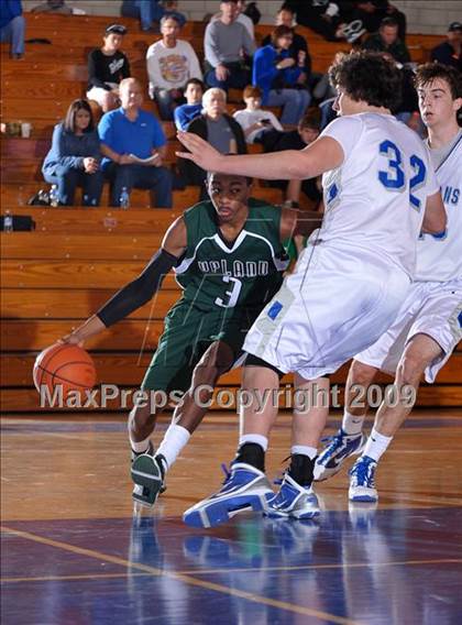 Thumbnail 1 in Catalina Foothills vs Upland (MaxPreps Holiday Classic) photogallery.
