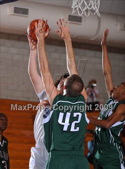 Thumbnail 1 in Catalina Foothills vs Upland (MaxPreps Holiday Classic) photogallery.