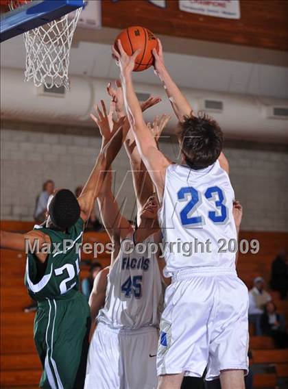 Thumbnail 2 in Catalina Foothills vs Upland (MaxPreps Holiday Classic) photogallery.