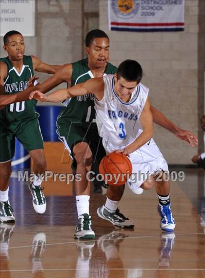 Thumbnail 2 in Catalina Foothills vs Upland (MaxPreps Holiday Classic) photogallery.