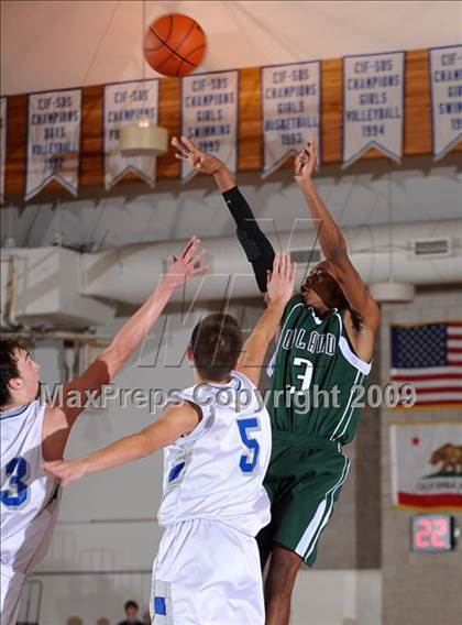 Thumbnail 3 in Catalina Foothills vs Upland (MaxPreps Holiday Classic) photogallery.
