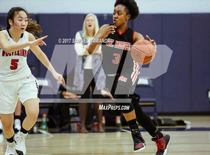 Thumbnail 3 in Harvard-Westlake vs Mount Miguel photogallery.
