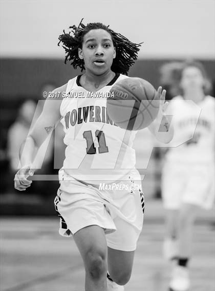 Thumbnail 3 in Harvard-Westlake vs Mount Miguel photogallery.