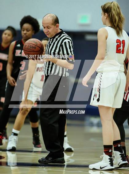 Thumbnail 2 in Harvard-Westlake vs Mount Miguel photogallery.
