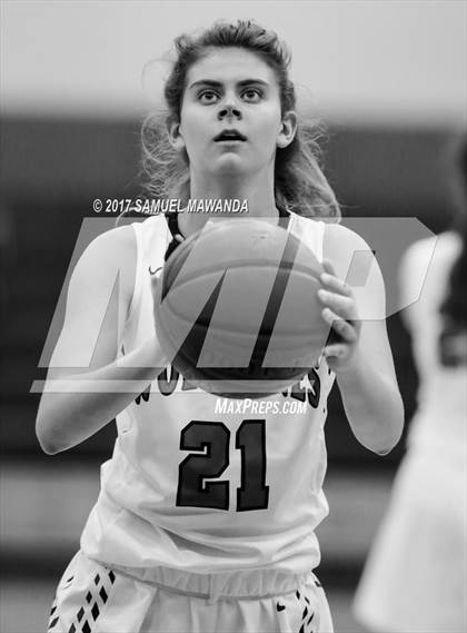 Thumbnail 2 in Harvard-Westlake vs Mount Miguel photogallery.