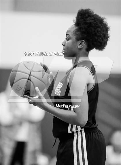 Thumbnail 1 in Harvard-Westlake vs Mount Miguel photogallery.