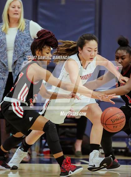Thumbnail 3 in Harvard-Westlake vs Mount Miguel photogallery.