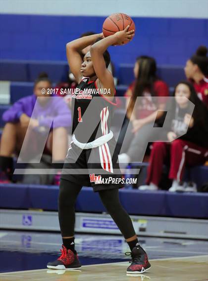 Thumbnail 3 in Harvard-Westlake vs Mount Miguel photogallery.