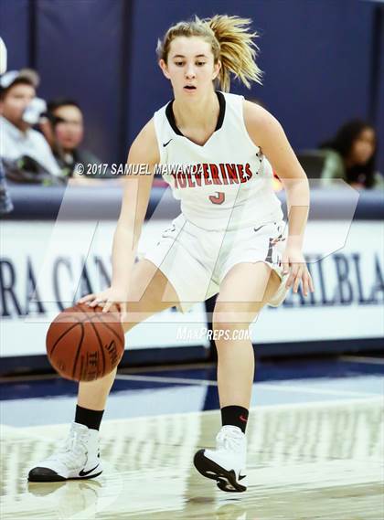 Thumbnail 3 in Harvard-Westlake vs Mount Miguel photogallery.