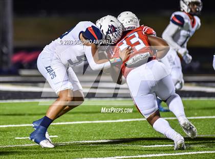 Thumbnail 1 in Aubrey vs. Van (UIL Football 4A Division II Region II Area) photogallery.