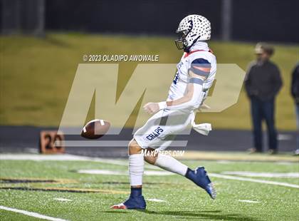 Thumbnail 3 in Aubrey vs. Van (UIL Football 4A Division II Region II Area) photogallery.