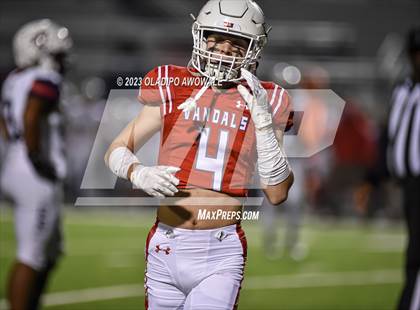 Thumbnail 1 in Aubrey vs. Van (UIL Football 4A Division II Region II Area) photogallery.