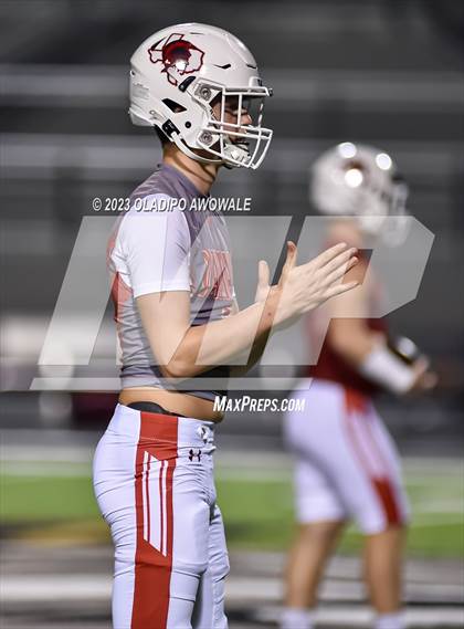 Thumbnail 1 in Aubrey vs. Van (UIL Football 4A Division II Region II Area) photogallery.
